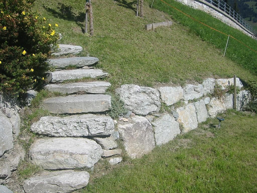 Natursteinmauer