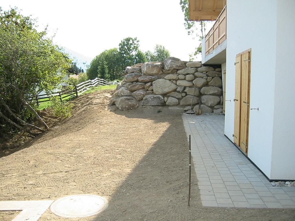 Natursteinmauer