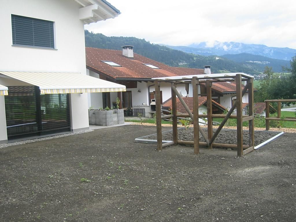 Bepflanzung m. Tomatenhaus