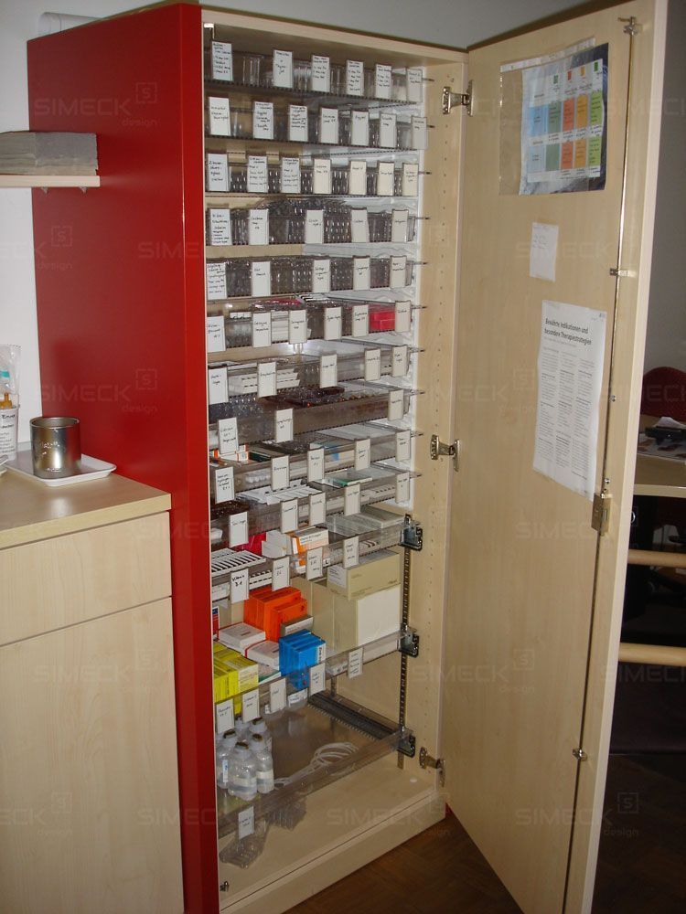 simeck-praxiseinrichtung-medikamentenschrank