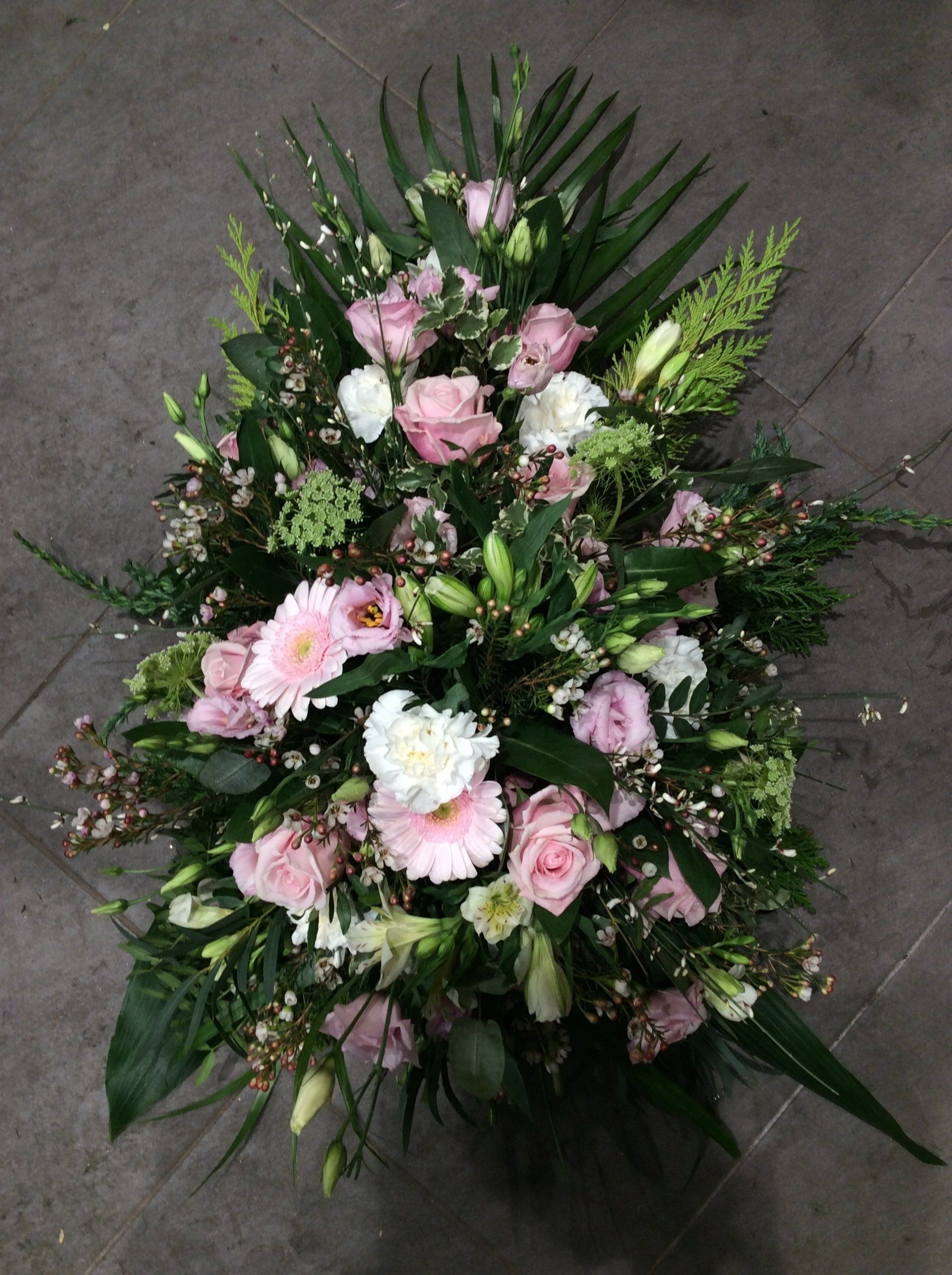 Gerbe de fleurs piquées