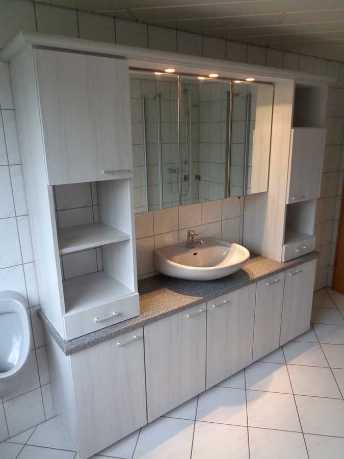 Badezimmermöbel