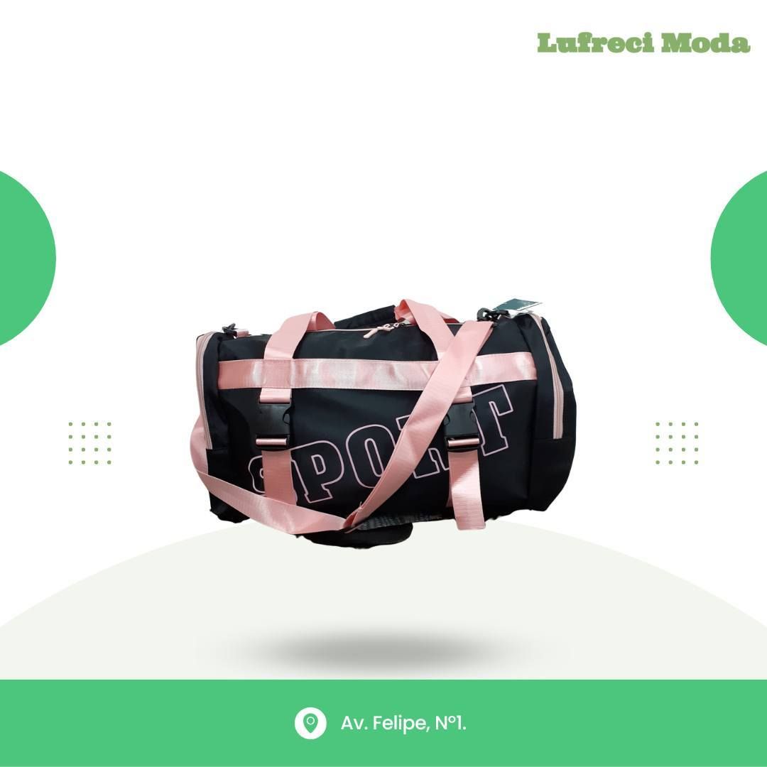 Una bolsa de deporte negra con correas rosas y la palabra 