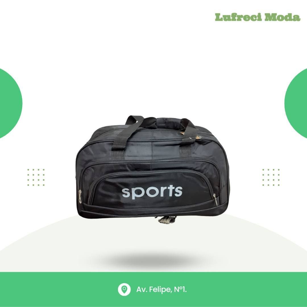 Bolsa deportiva negra sobre fondo gráfico con la marca Lufreci Moda y un icono de ubicación en la parte inferior.