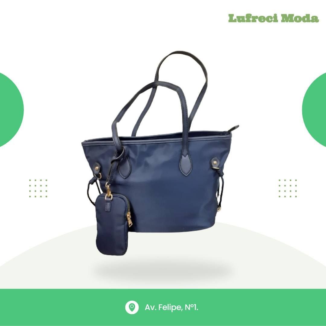 Bolso de mano de color azul 