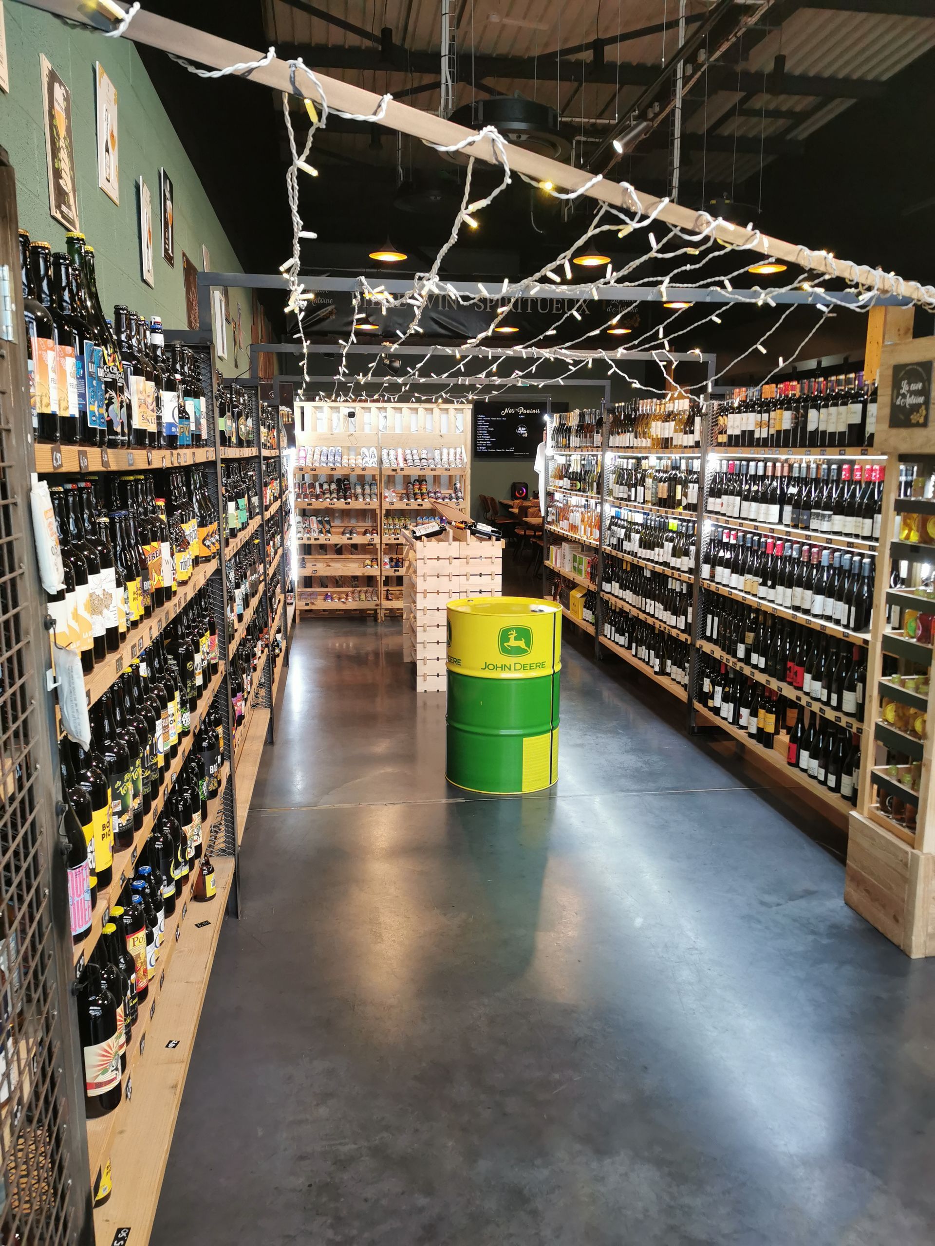 L'intérieur de La cave d'Antoine