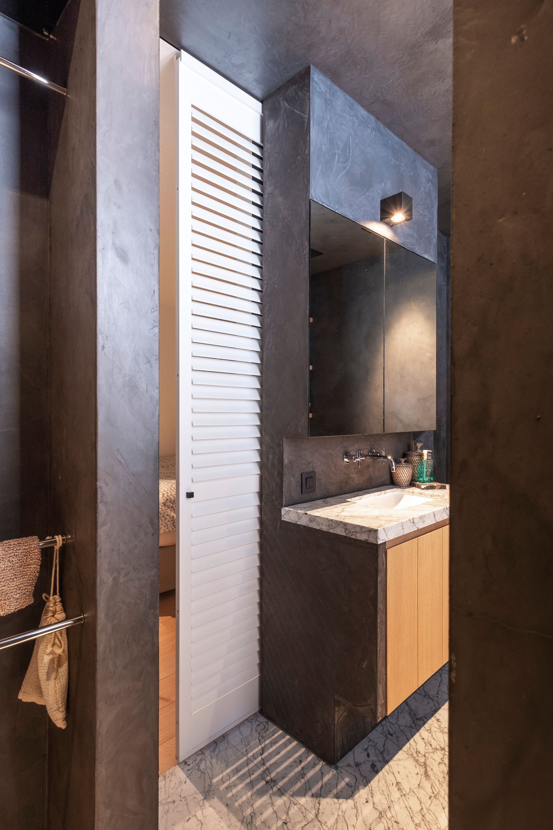 Jasno Shutters und Blinds
Shutters als Raumteilung