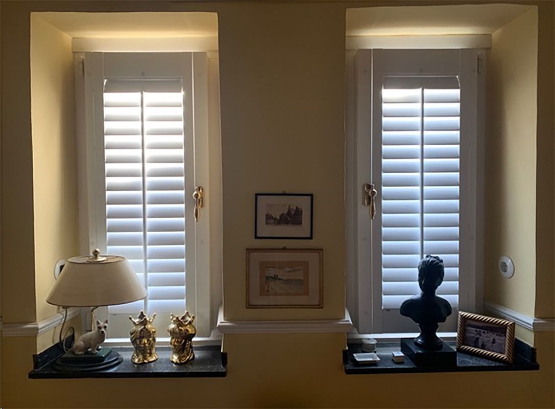 Jasno Shutters und Blinds