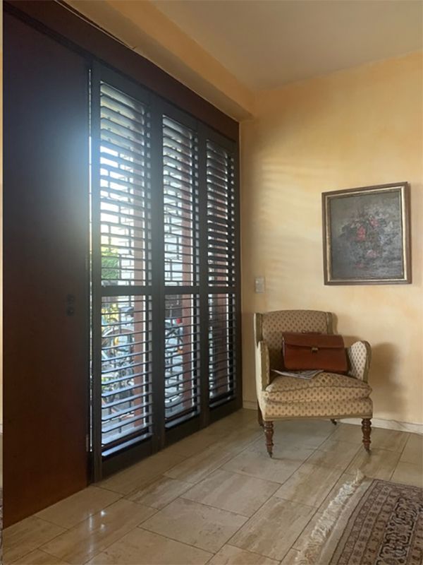 Jasno Shutters und Blinds
Shutters für Eingangsbereich