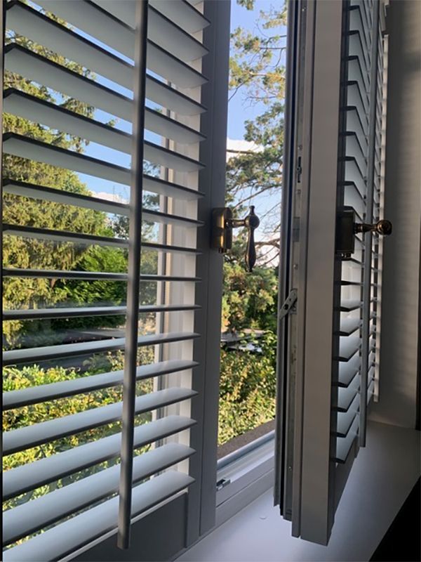 Jasno Shutters und Blinds
Shutters mit Griffverlängerung und Dreh-Kippfunktion