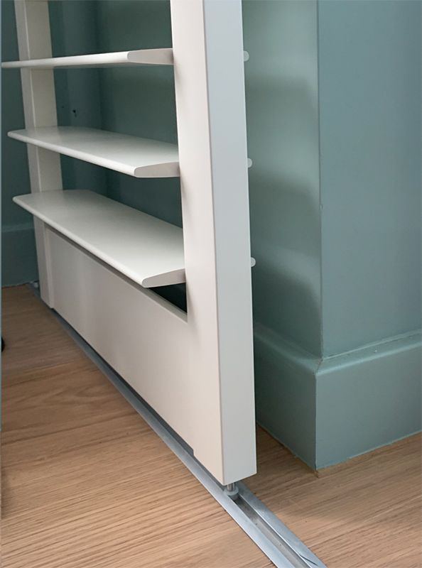 Jasno Shutters und Blinds
Shutters auf Tür montiert