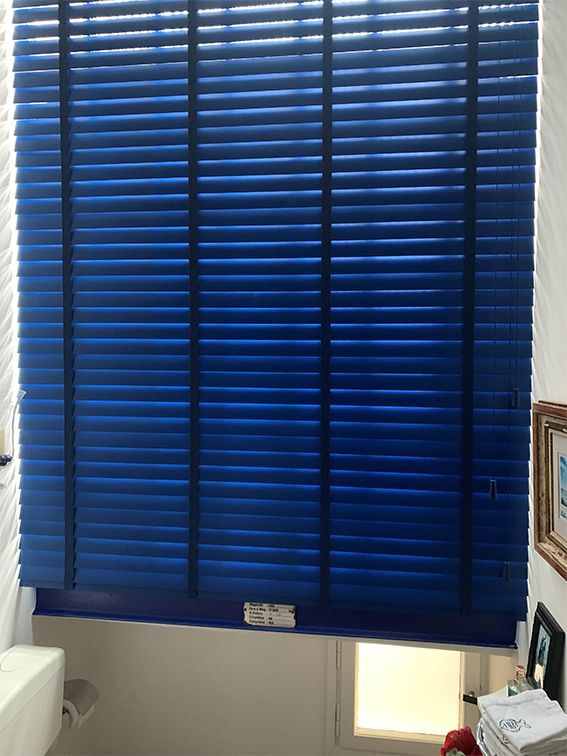 Jasno Shutters und Blinds