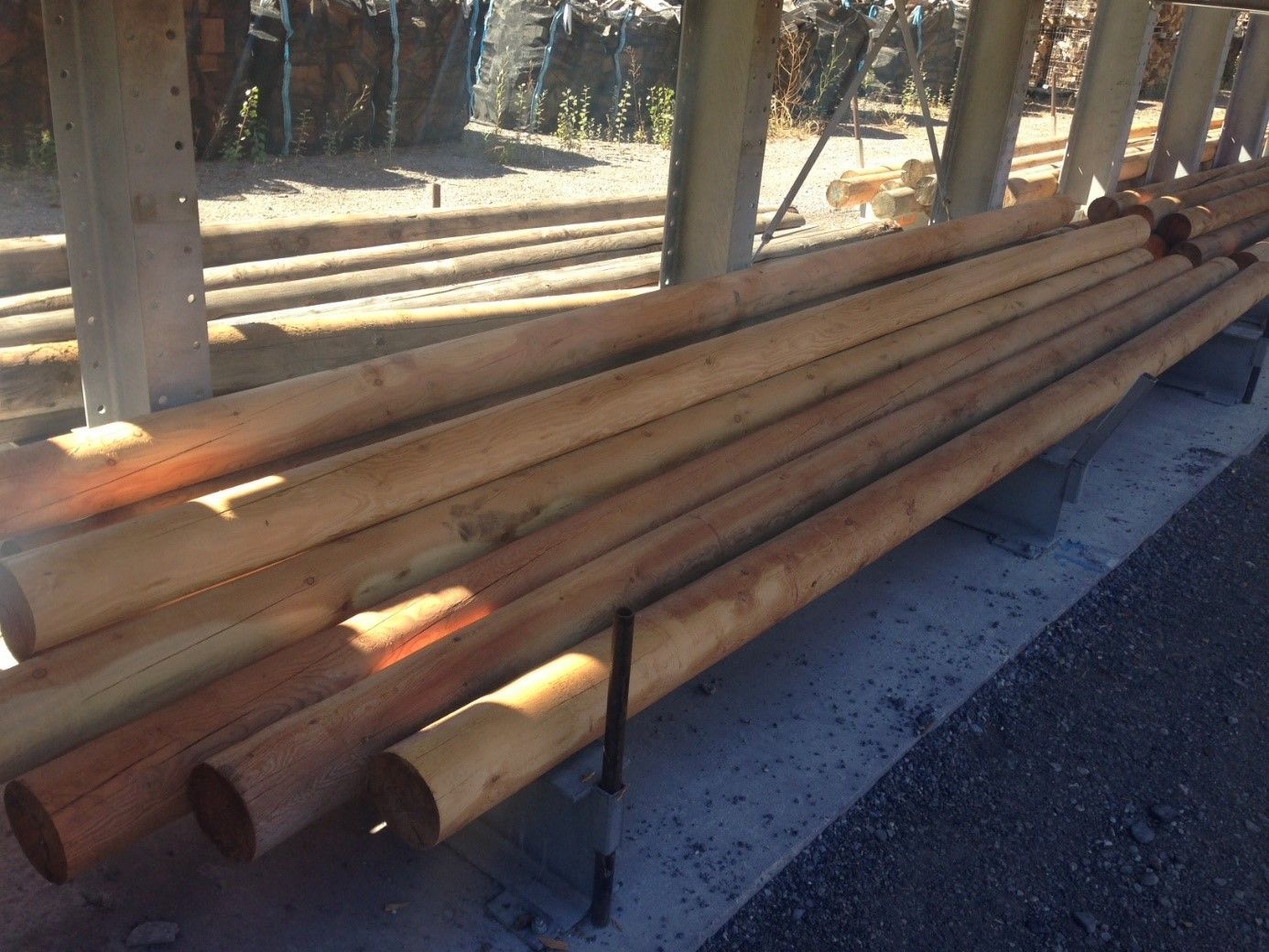 Perches pour barrière en bois