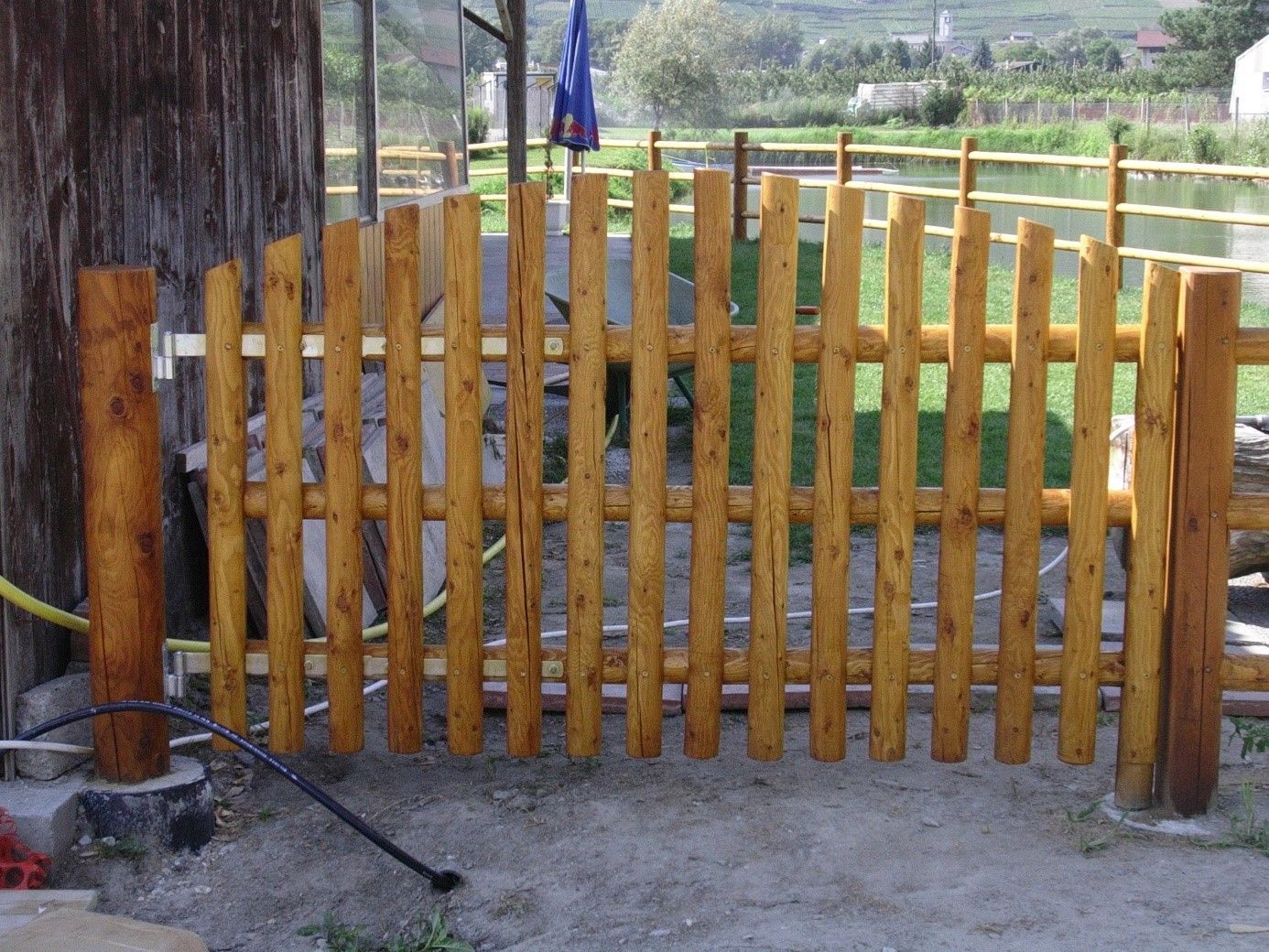 construction de barrière en bois