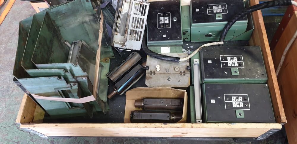 Multitude de pièce détachées pour machine