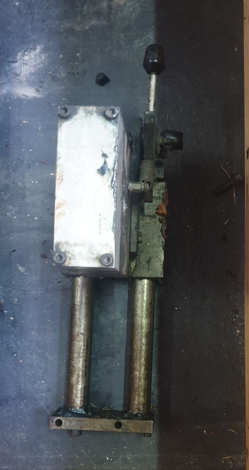 Pièce de machine d'impression grise et verte