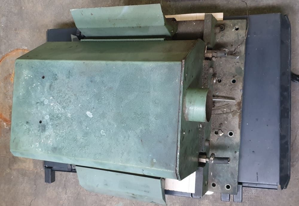 Capot vert pour machine industrielle