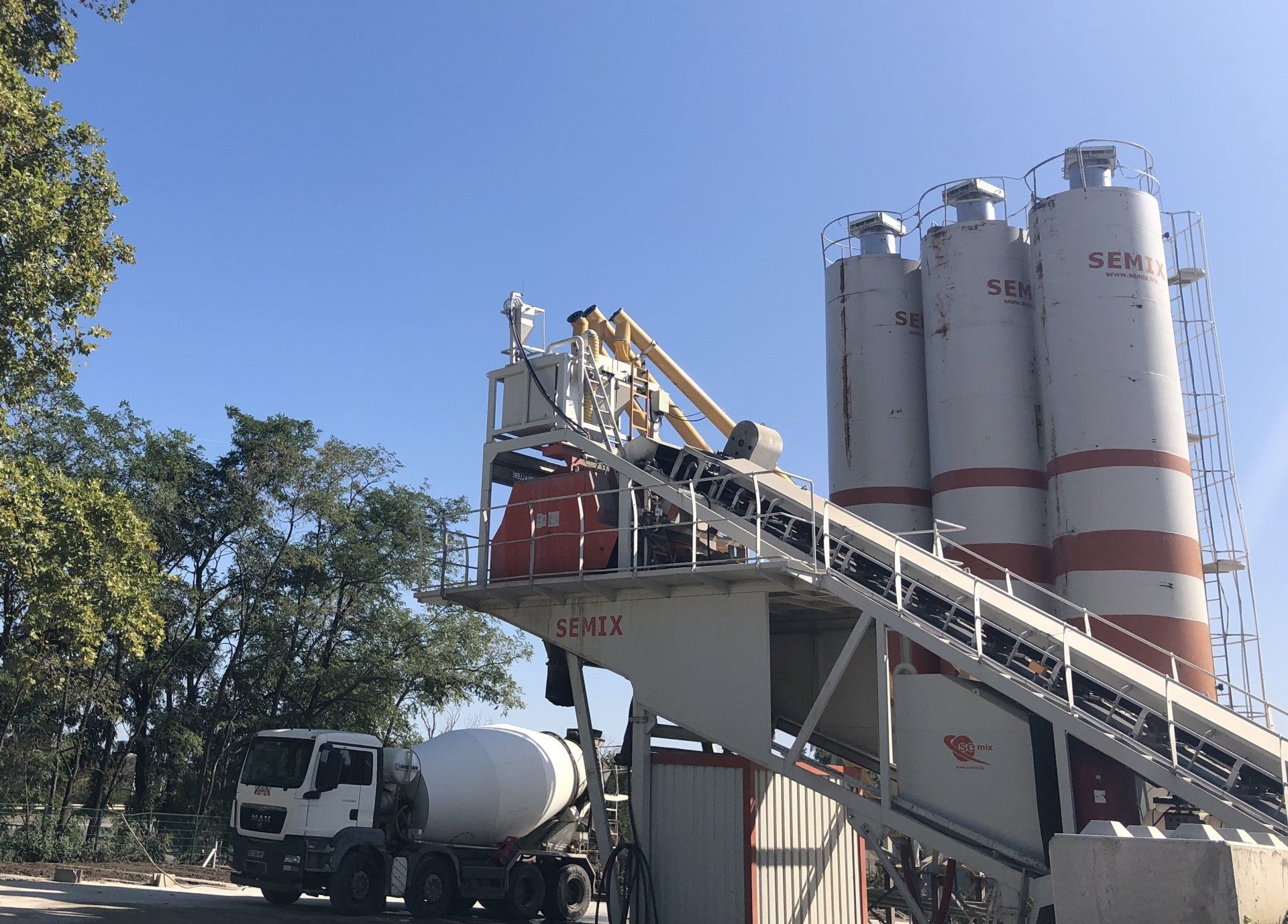 Centrale de fabrication de béton