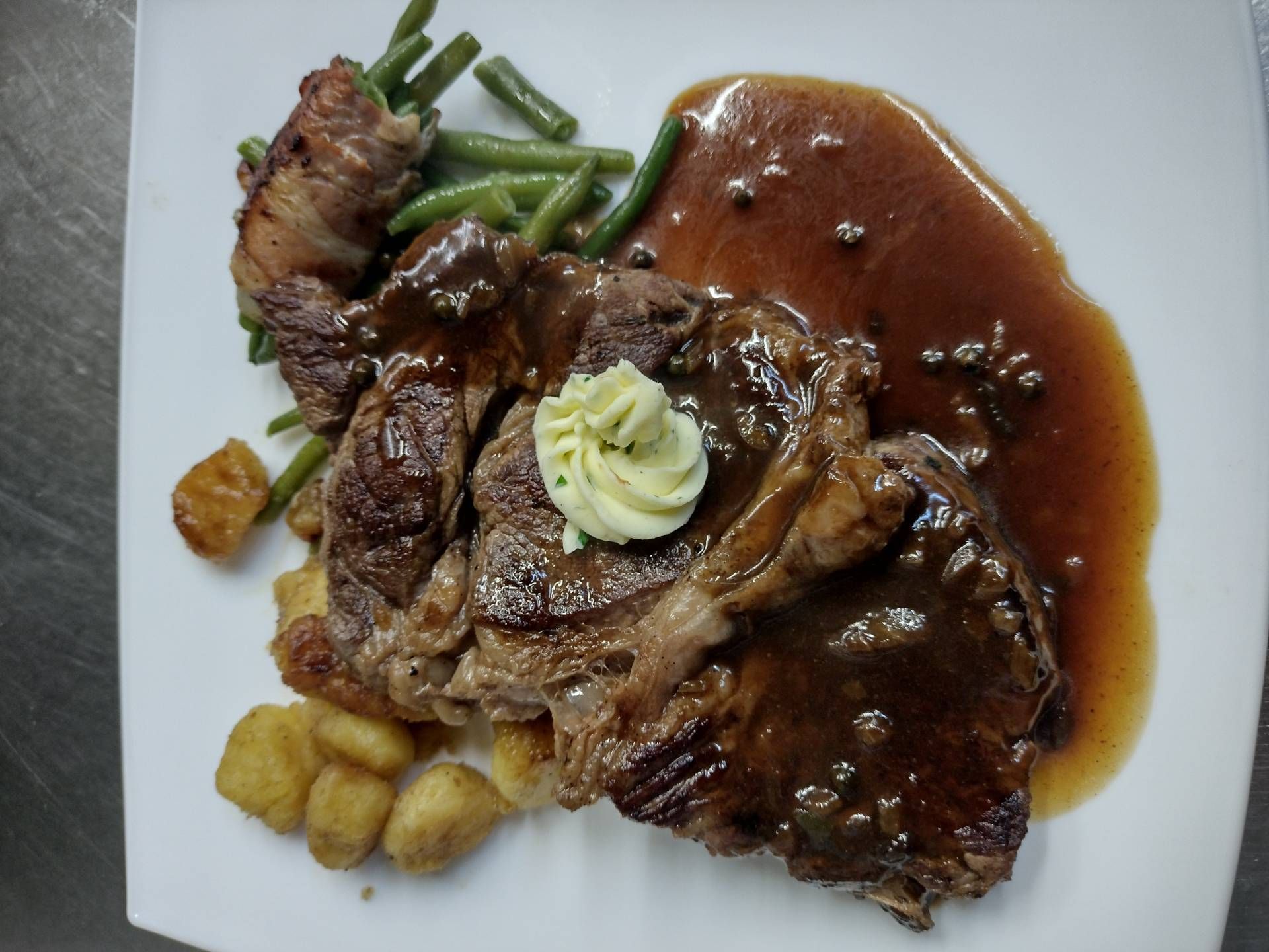 Leckeres Gleischgericht mit Bohnen