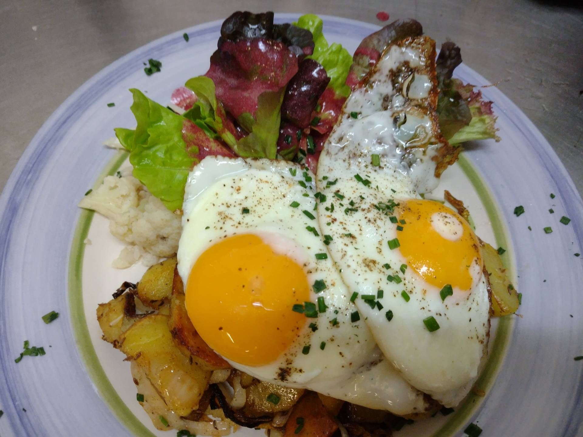 Bratkartoffeln mit Spiegelei