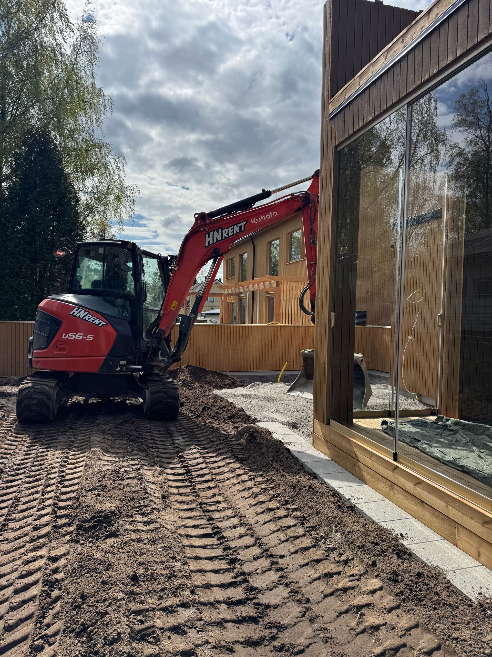 Perustusten pohjatyöt Oulu – Maanrakennusurakka Fliptek Oy.