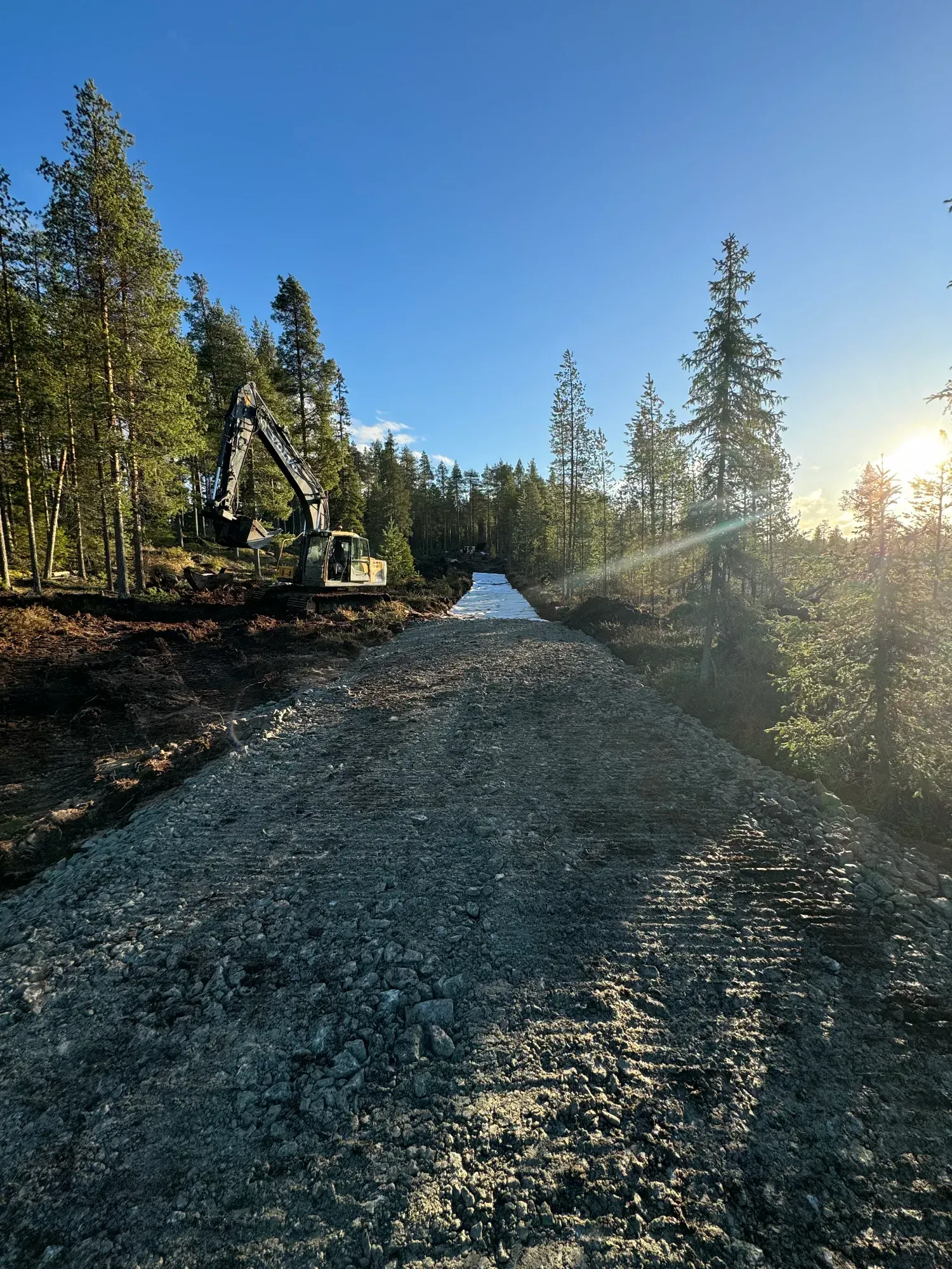 Maanrakennus Oulu Fliptek Oy – Omakotitalon tontin pohjatyöt käynnissä.