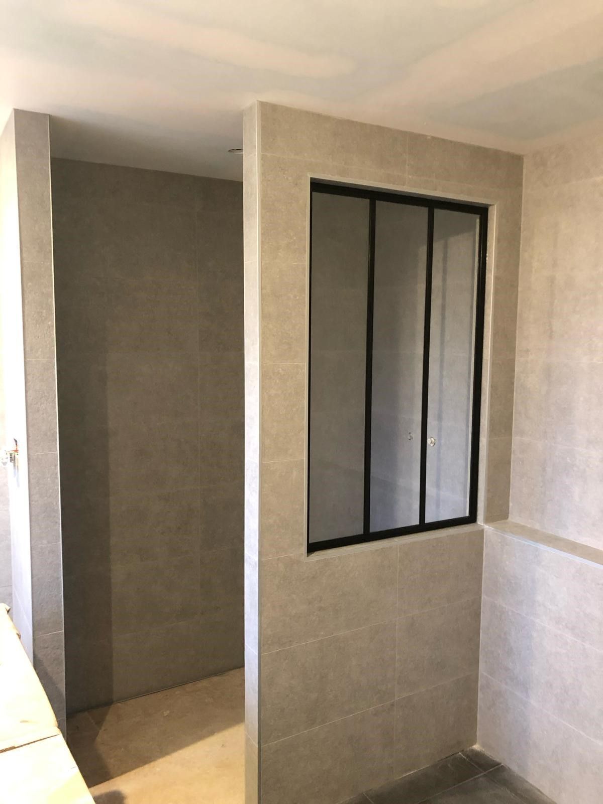 Verrière mise en place pour une petite pièce