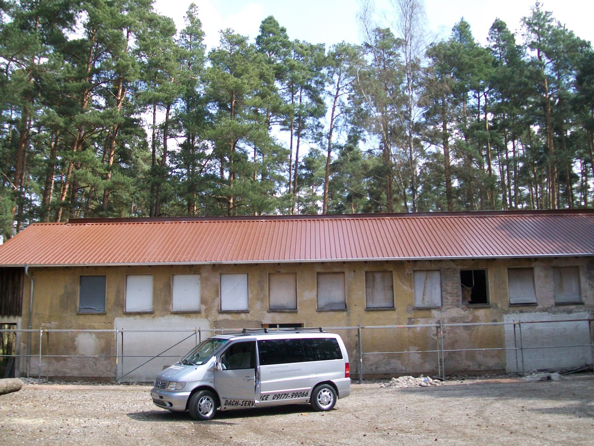Sanierung eines alten Hallendaches in Pfaffenhofen mit Trapezblech