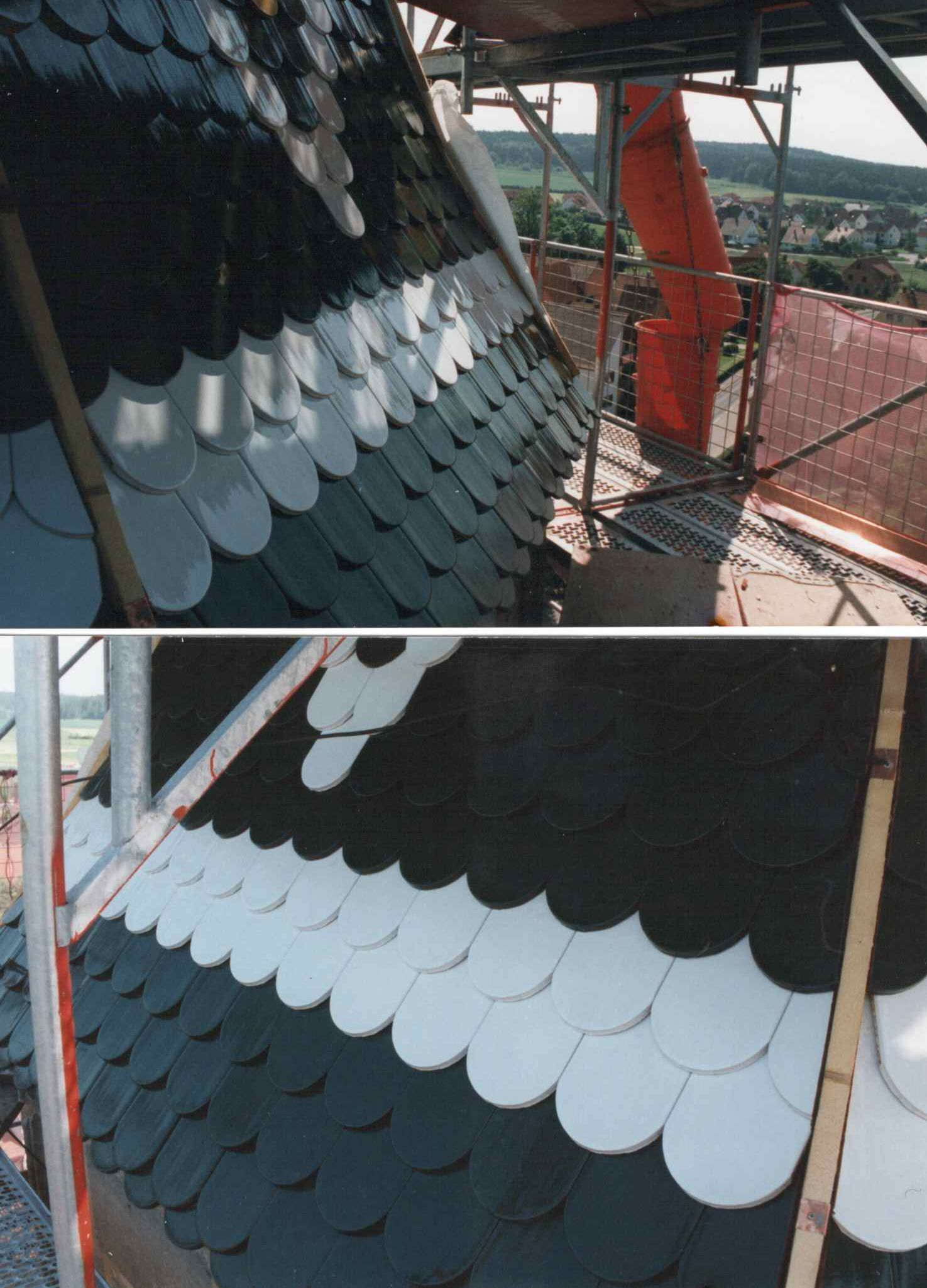 Arbeiten an einem Kirchturm in Neuenstretten bei Ansbach