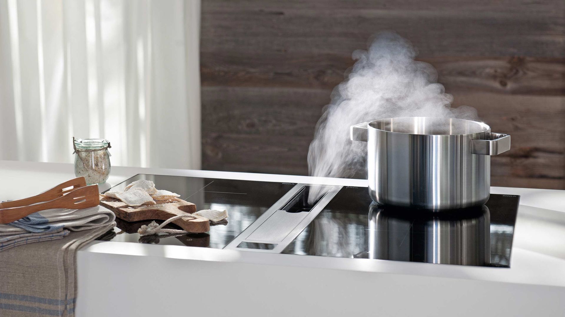 Bora Dunstabzug an Kochfeld integriert