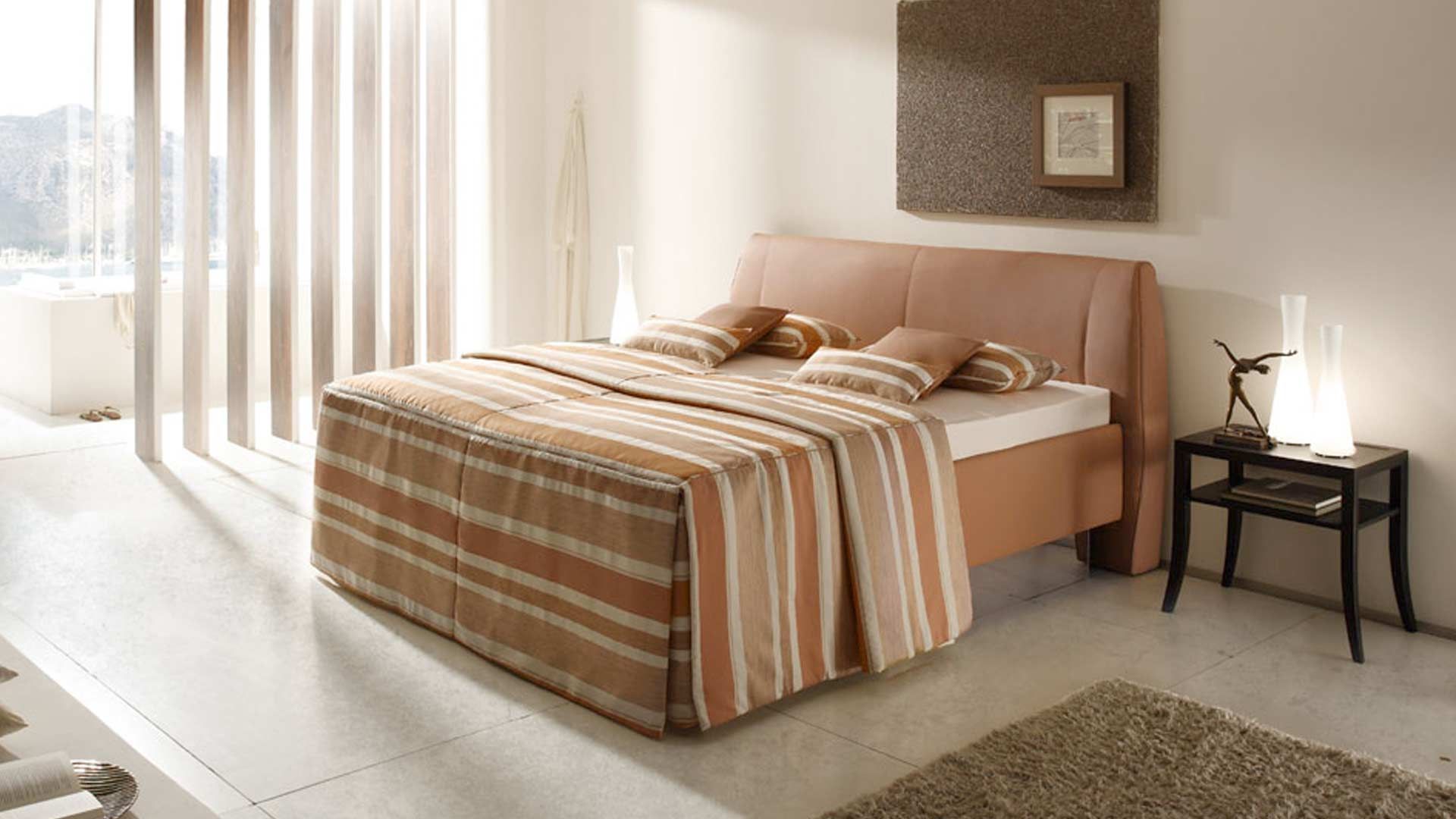 hellbraunes Boxspringbett von Ruf