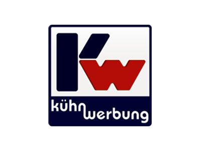 Logo mit marineblauen und roten KW-Buchstaben über dem Wort „Kühnbwerbung“ auf weißem Hintergrund