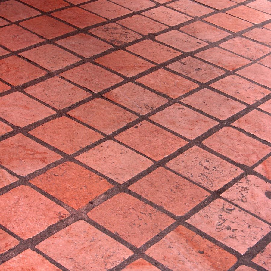 Carrelage de tomettes carrées