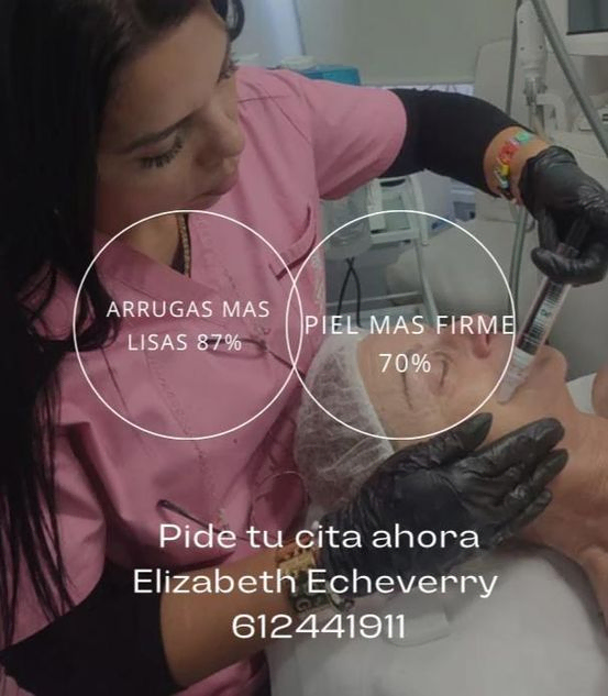 Mujer con uniforme rosa administrando un tratamiento facial; textos superpuestos: