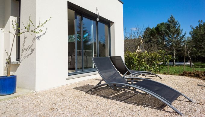 Pose d'une baie vitrée en aluminium