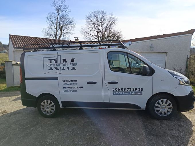 Le camion de l'entreprise Royo Métallerie