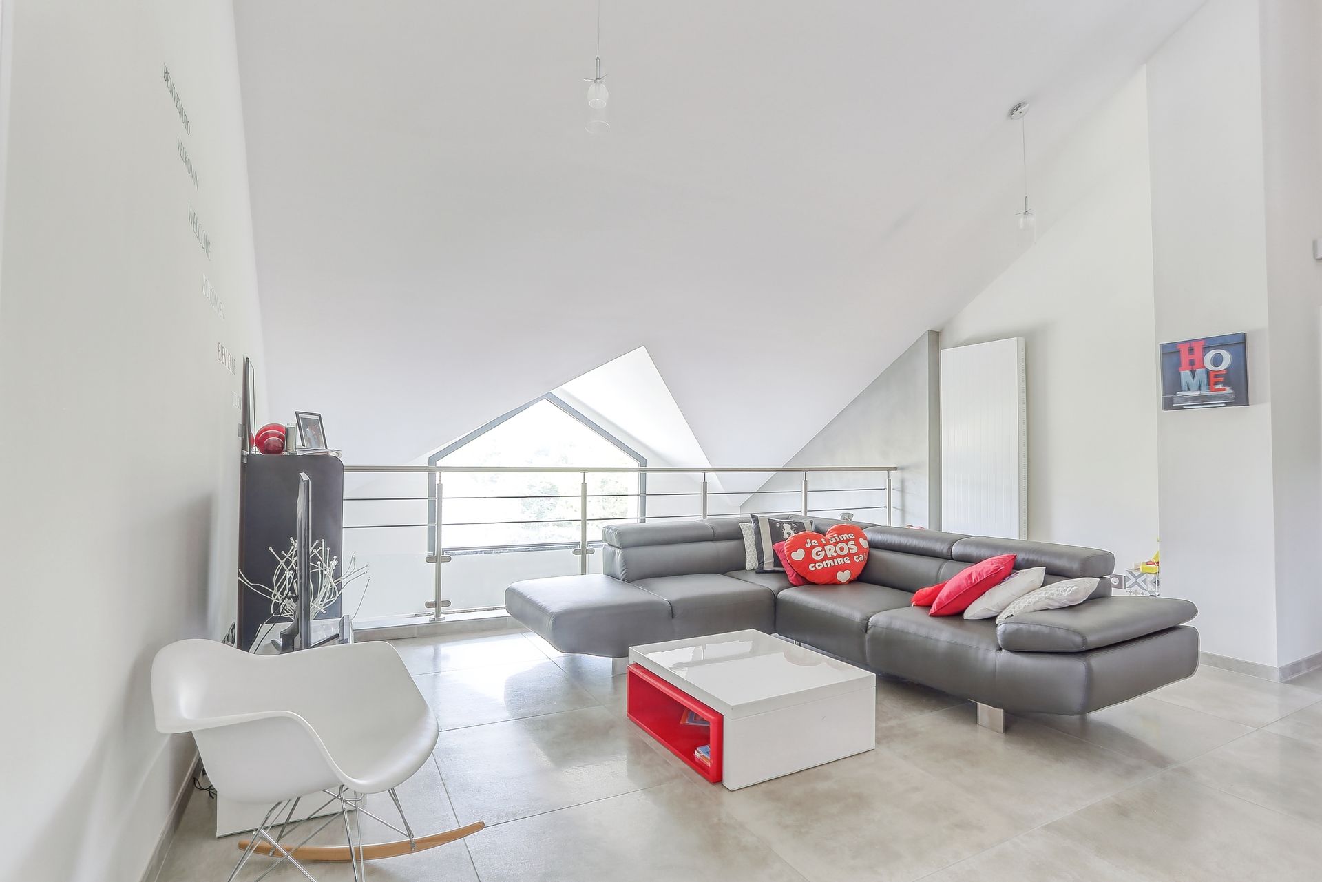 Mezzanine, coin salon 