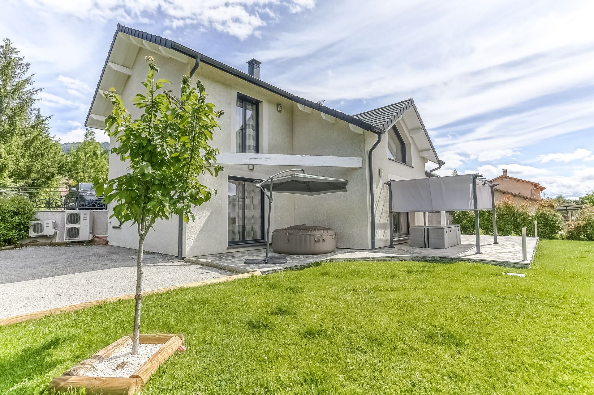 Jardin et espace extérieur de maison individuelle