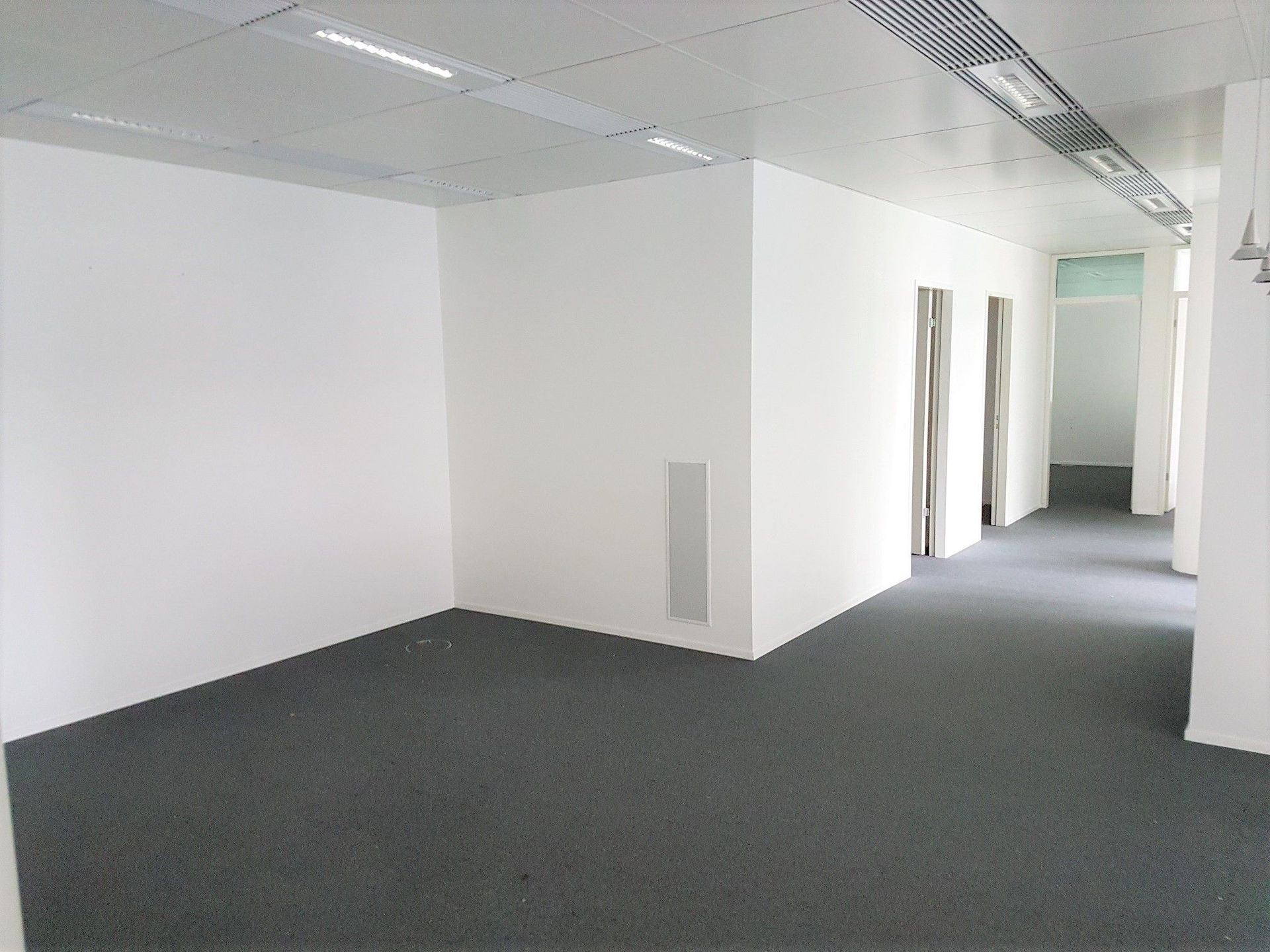 Büroküche | Dienstleistungs-Service B. Kneubühler | Bauleitung, Umbau, Bauprojekte, Auskernung, Gartenbau | Kanton Zug