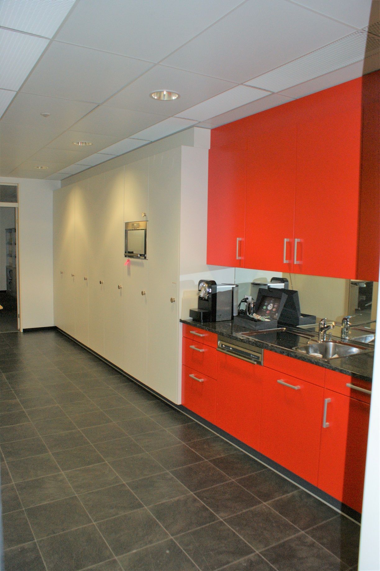 Büroküche | Dienstleistungs-Service B. Kneubühler | Bauleitung, Umbau, Bauprojekte, Auskernung, Gartenbau | Kanton Zug