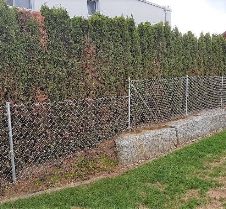 Gartenzaun | Dienstleistungs-Service B. Kneubühler | Bauleitung, Umbau, Bauprojekte, Auskernung, Gartenbau | Kanton Zug