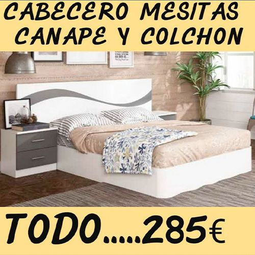 Una cama con dos mesitas de noche y canapé y colchón por 285 euros.