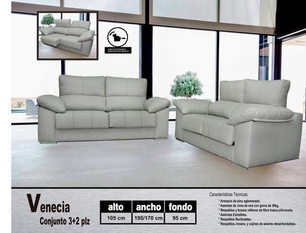 Una foto de un sofá que dice Venecia.