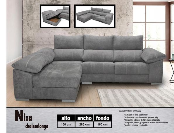 Un sofá seccional gris está en una sala de estar.