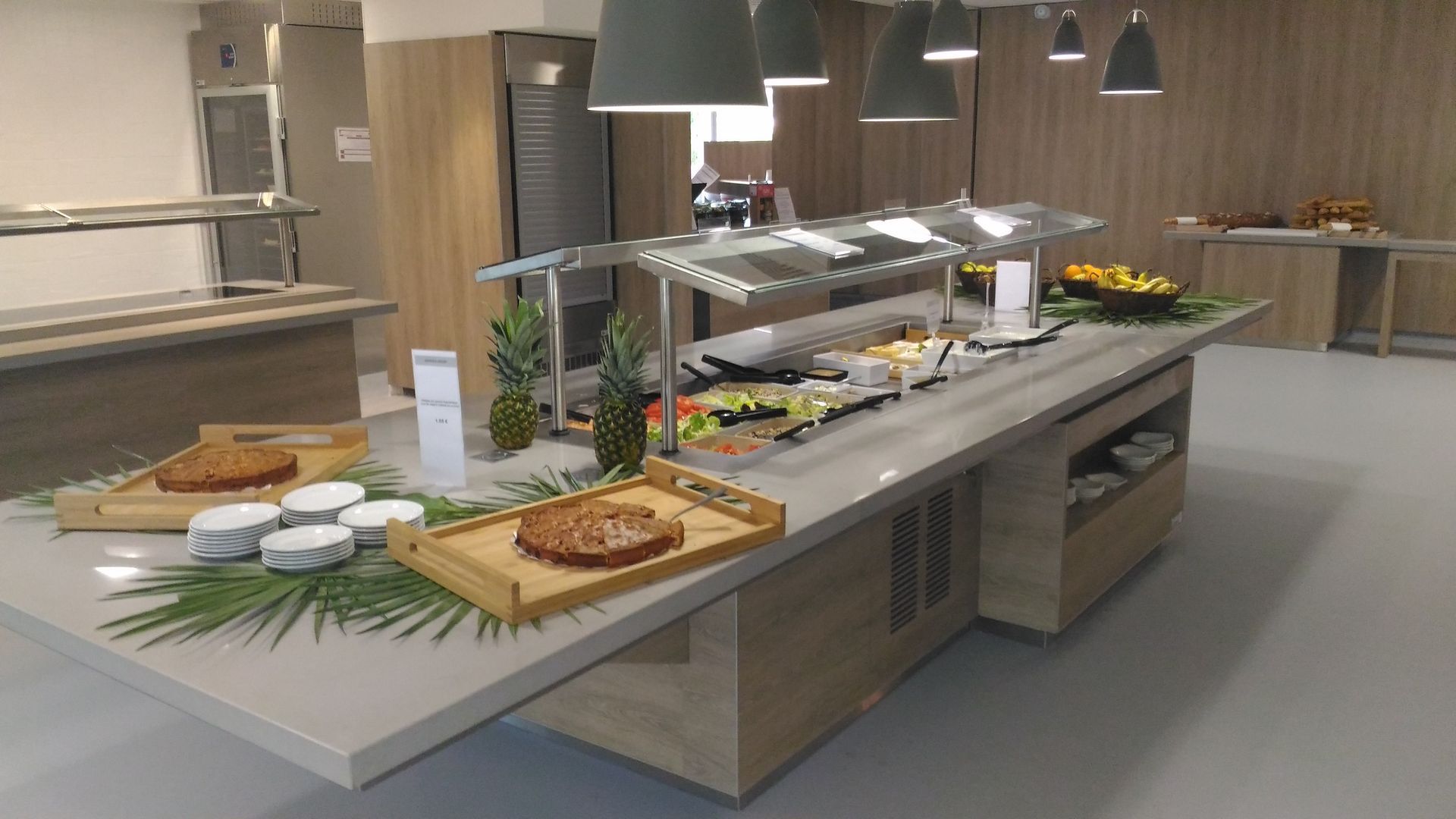 Buffet garni en restaurant libre service