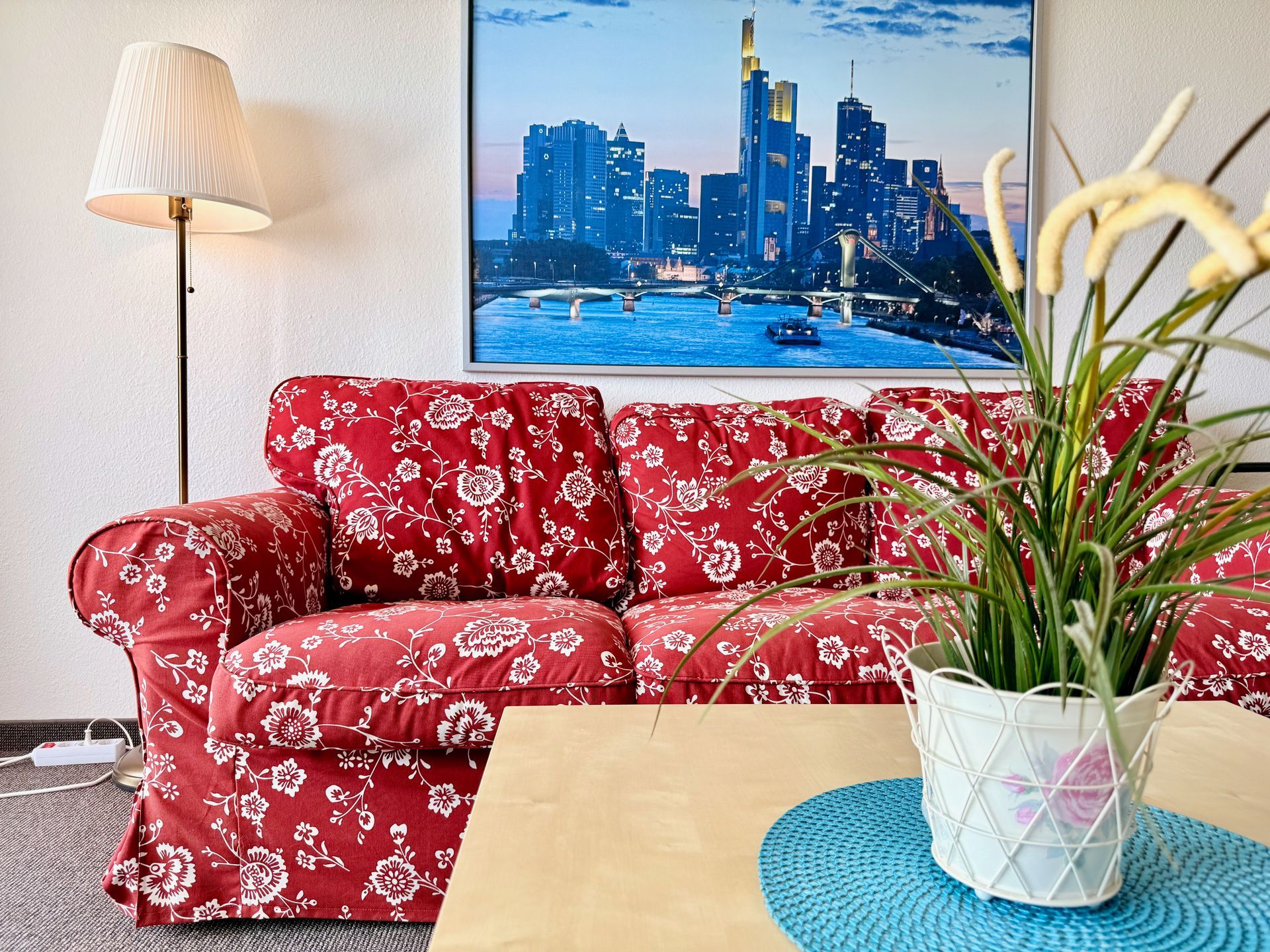 Couch in einem Komfort-Apartment