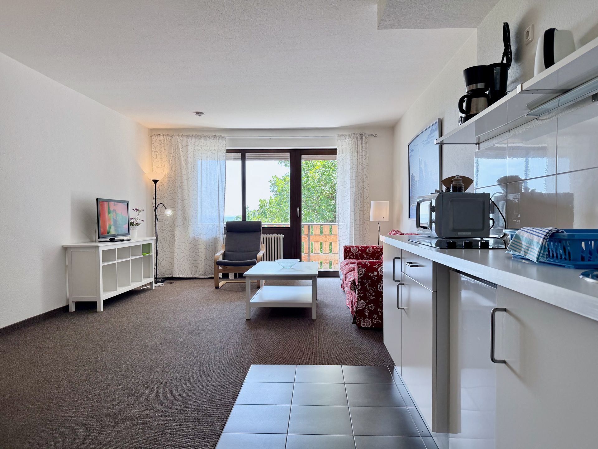 Wohnbereich mit Kitchenette der Maisonette