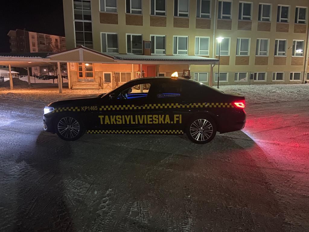 taksiylivieska