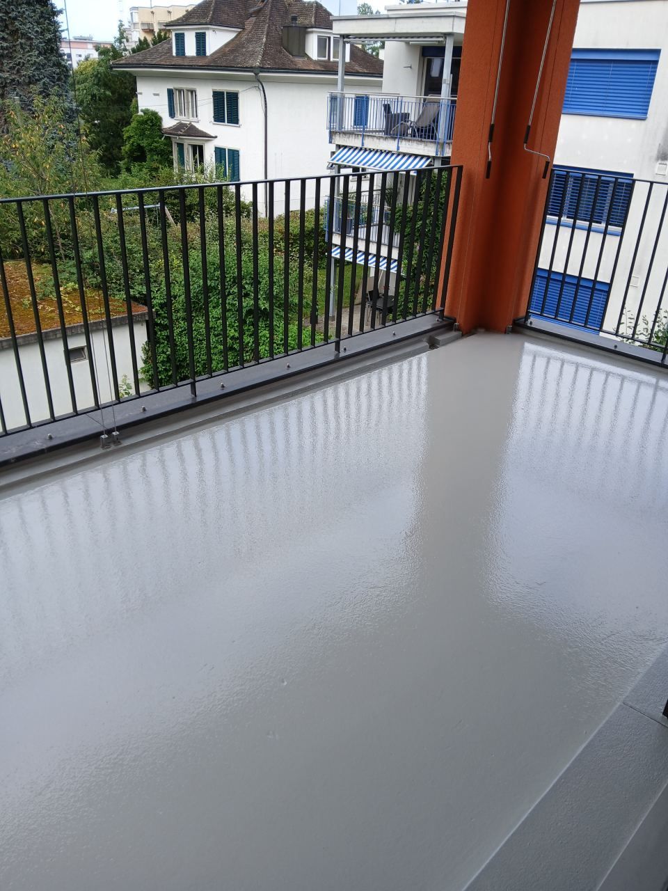 Gestrichener Balkon