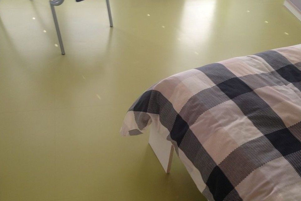 Boden aus Natur-Kautschuk, Boden- und Wandbeläge Th. Keller